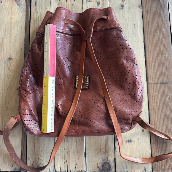 Campomaggi Teodorano Italian leather drawstring backpack - Picture 6 of 6